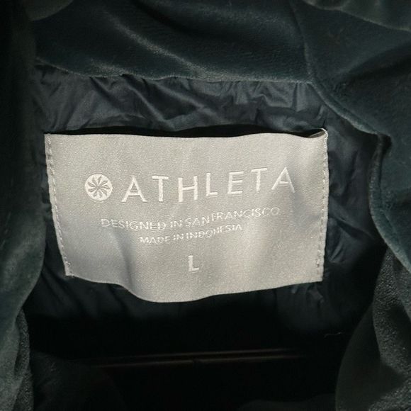 Athleta Green Lofty Velvet Hooded Puffer Vest Size L - Picture 5 of 5
